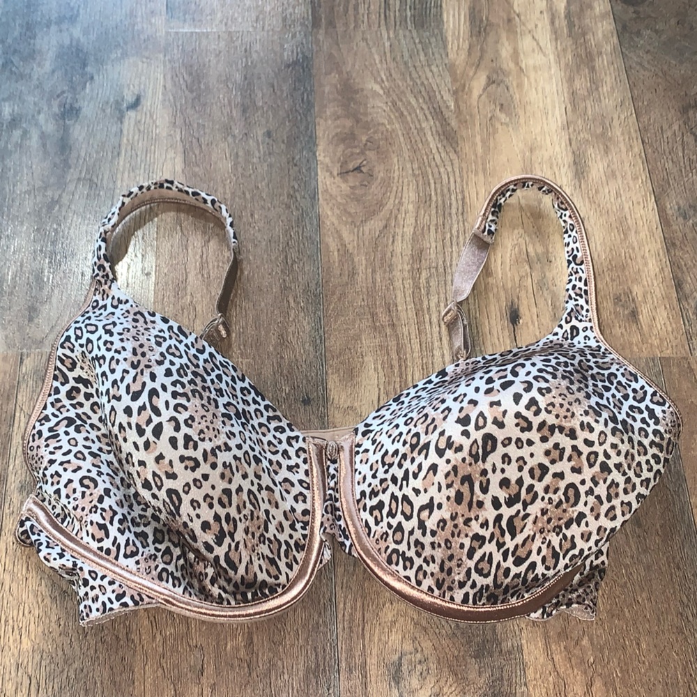 Bali cheetah underwire bra size 34DD